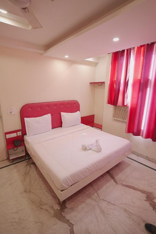 Hotel Leo Continental Neu-Delhi Exterior foto